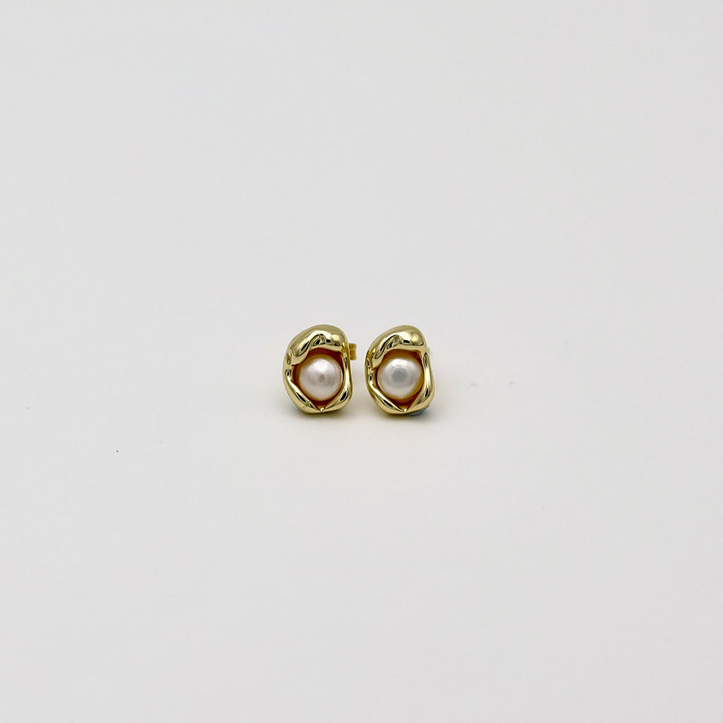 Organic Gold Pearl Earring