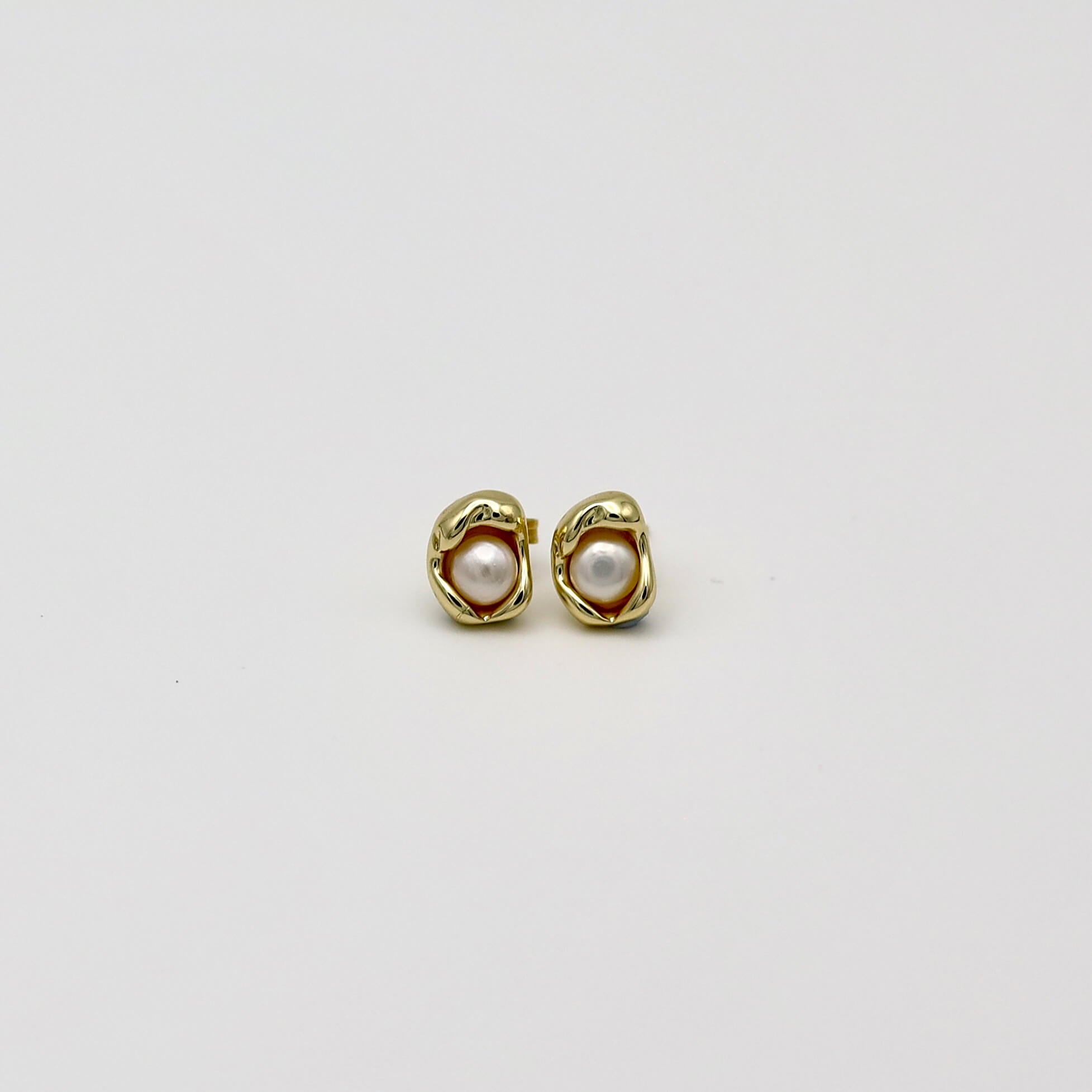 Organic Gold Pearl Earring