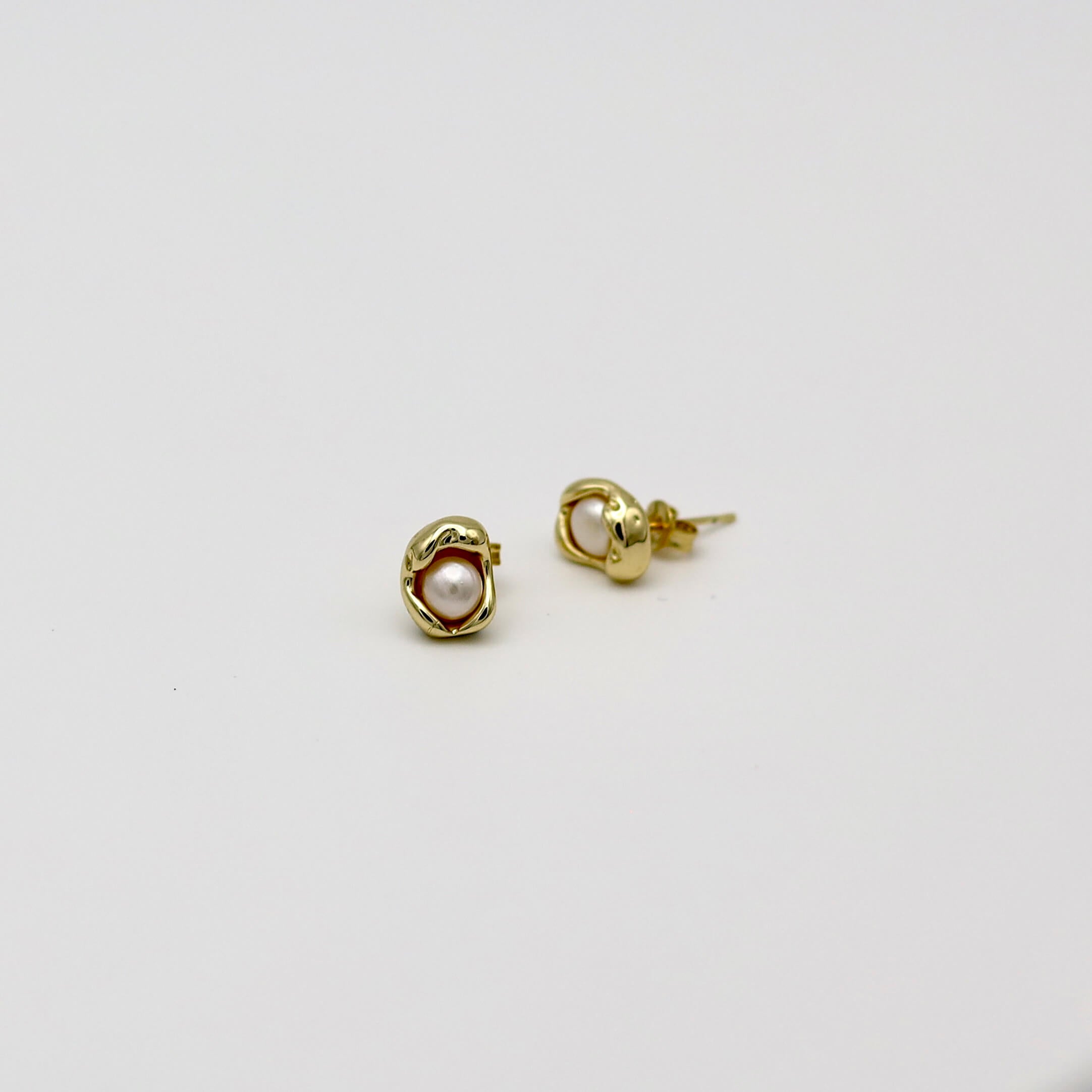 Organic Gold Pearl Earring